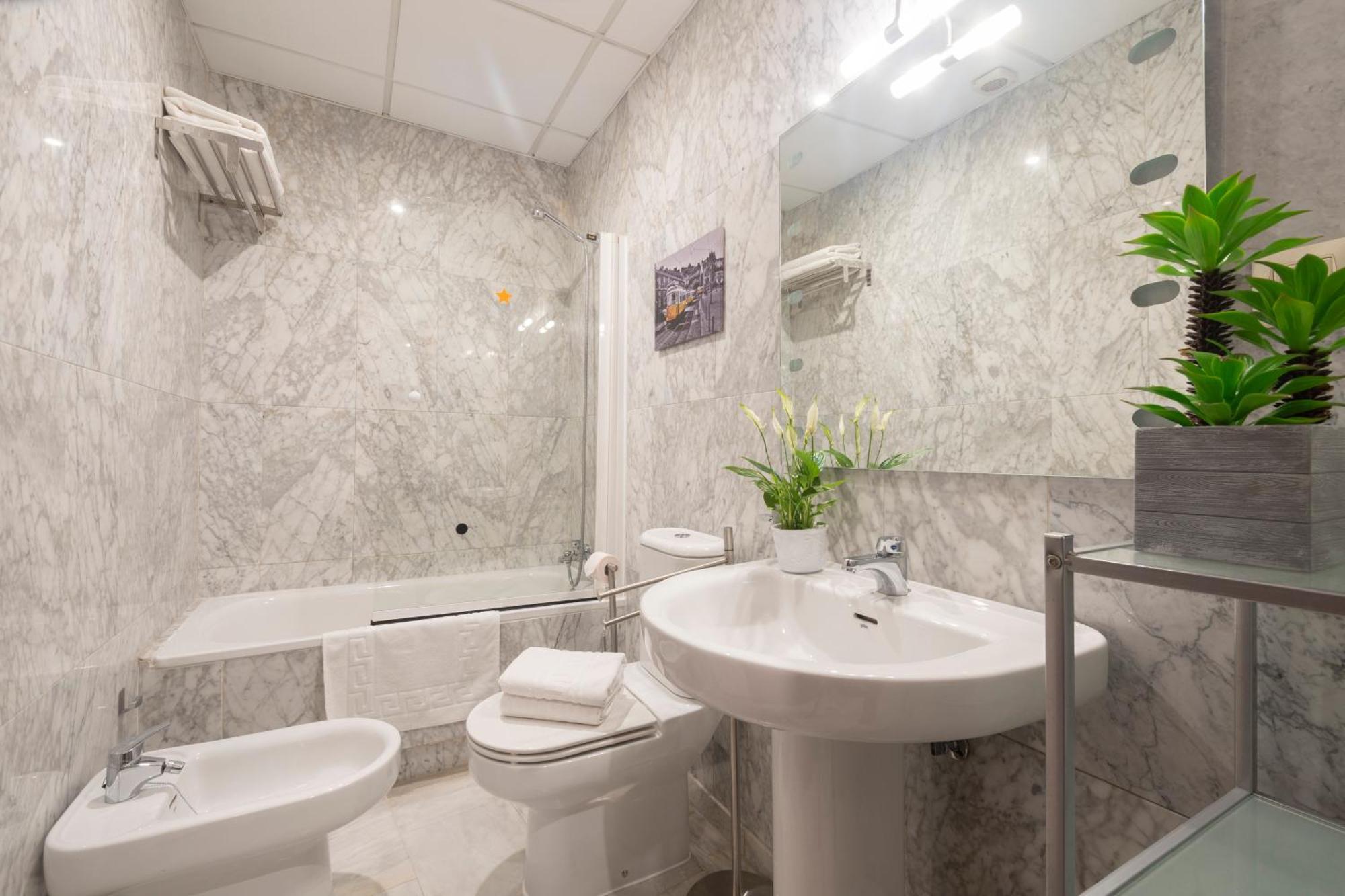 Apartamento Adultos Centro Nueva De La Virgen 2 Free Parking Granada Ngoại thất bức ảnh